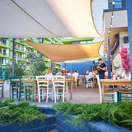 Medusa - & Pools * Mamaia