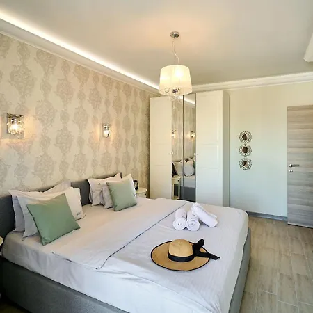 Medusa - & Pools Mamaia